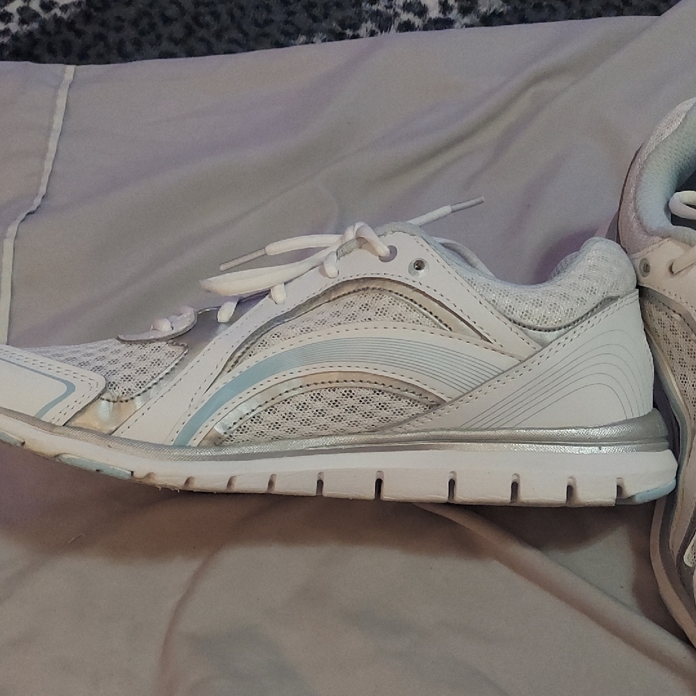 4/$12 Ryka  White Athletic Sneakers - Picture 9 of 10